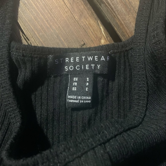 black button up cropped tank top - Picture 2 of 2